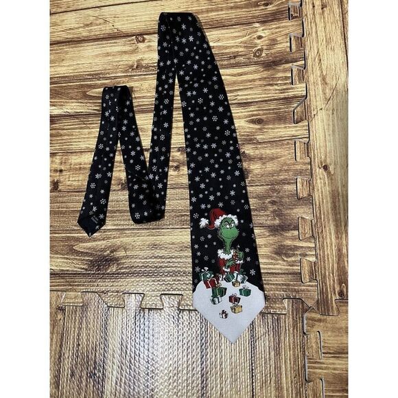 Dr. Seuss Enterprises The GRINCH Stole Christmas Santa Claus Men's Neck Tie - Picture 2 of 5